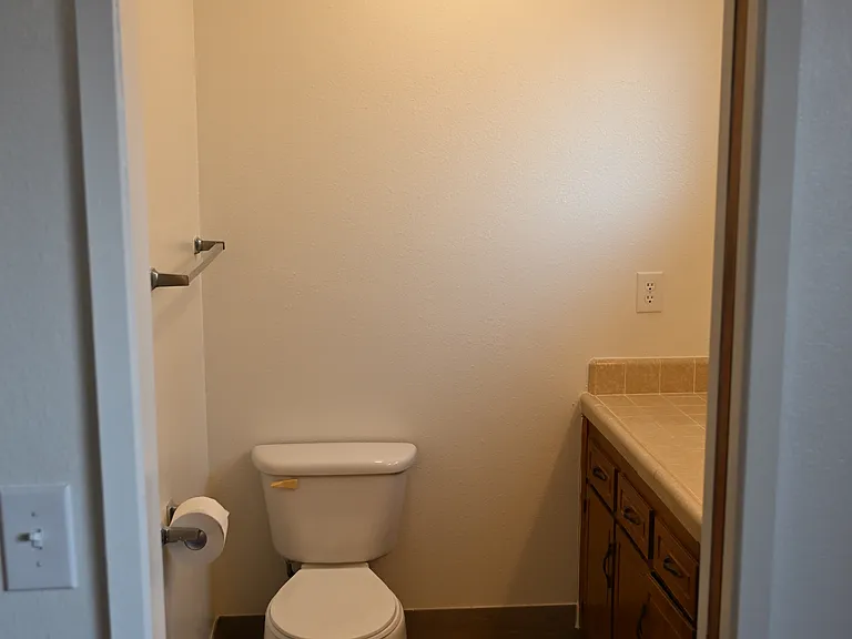 1031 N Lynora St — Photo 12