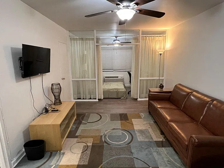 2141 I St NW — Photo 3