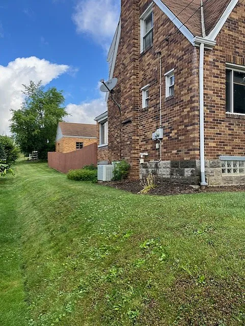 Tyler St, Aliquippa — Photo 2