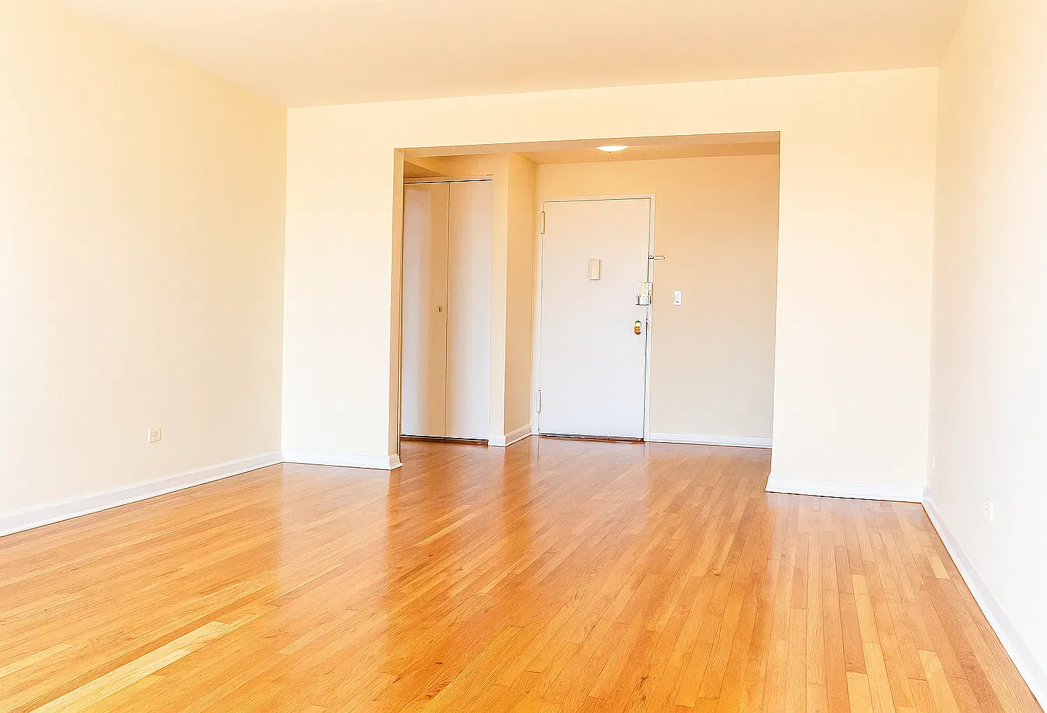 2 bed, $2,800 — Photo 2