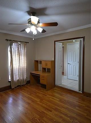 4th image of 49 Schill Ave