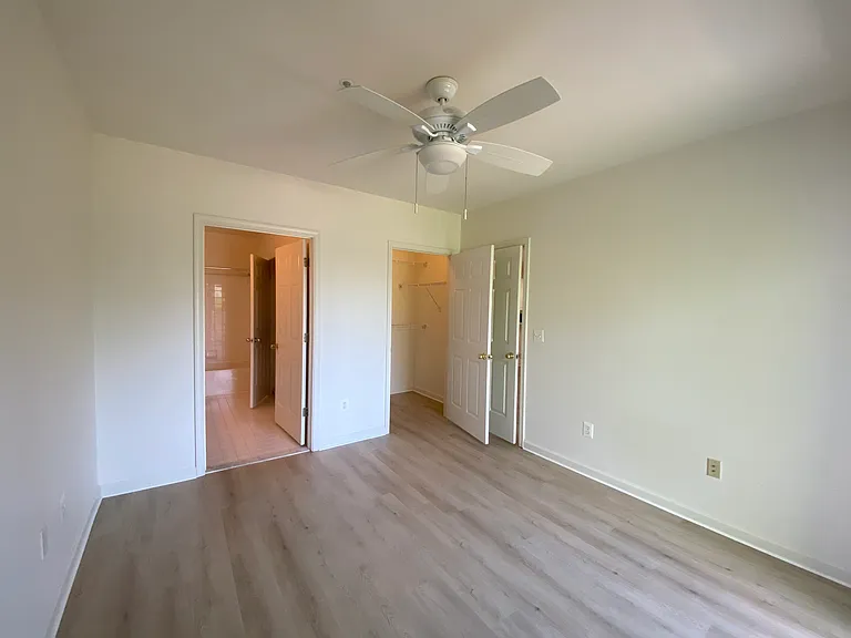 Main bedroom with walk-in closet