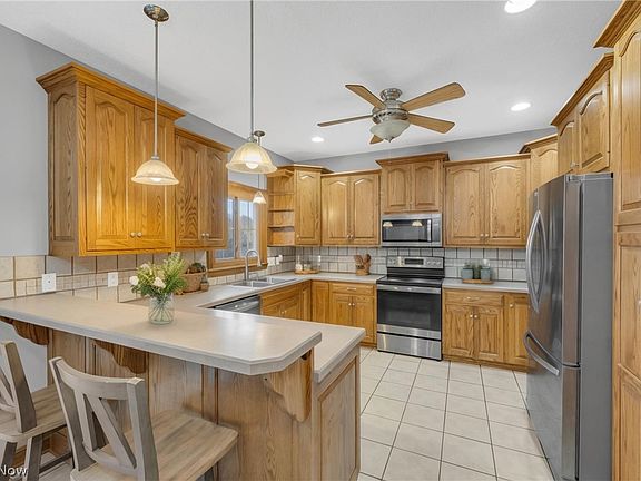 4th image of 24235 Ridge Rd