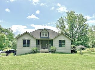 5702 County Line Rd, New Castle, PA 16101