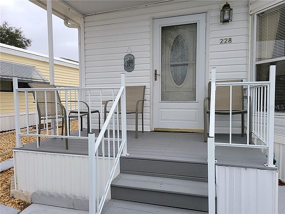 4th image of 228 Canna Ln
