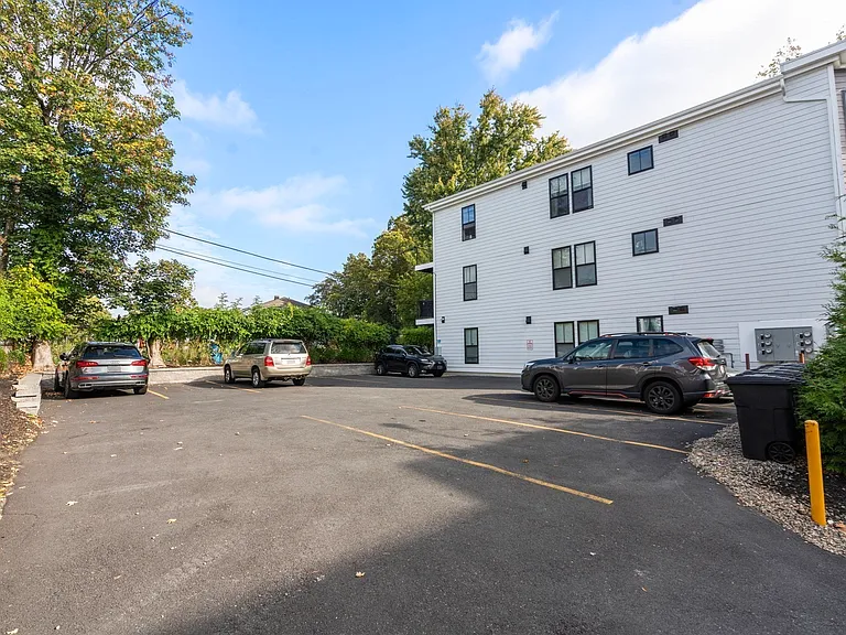 19 W Tremlett St #4 — Photo 12