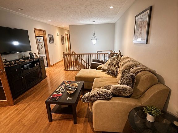 2nd image of 54 Lysanda Ave