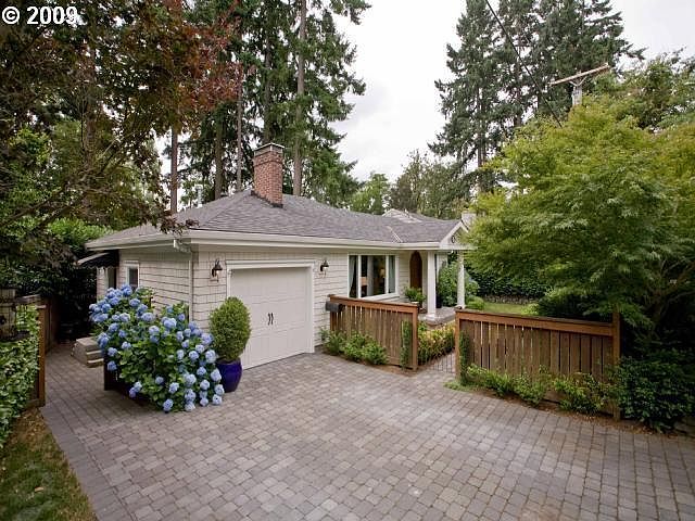 2nd image of 712 Lake Forest Dr