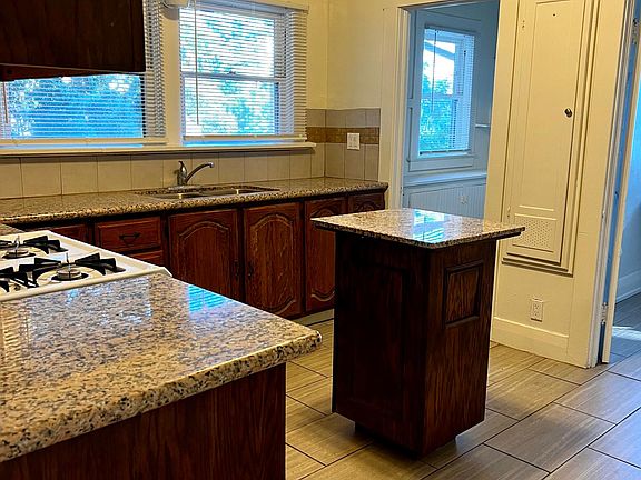 5th image of 204 Santa Anita Ct