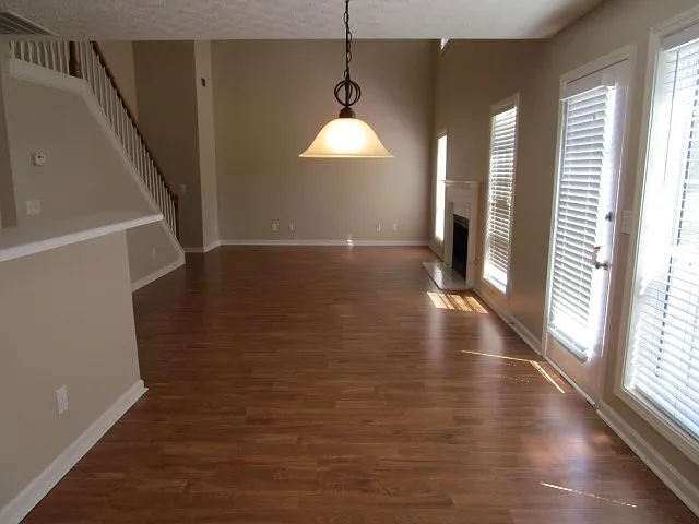 3 bed, 2.5 bath, 2664 sqft, $2,330 — Photo 4