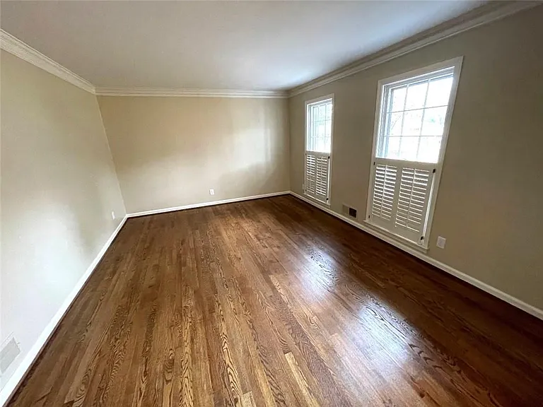 1150 Falstaff Dr — Photo 6