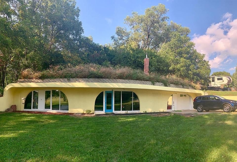1st image of 500 Lakeview Dr