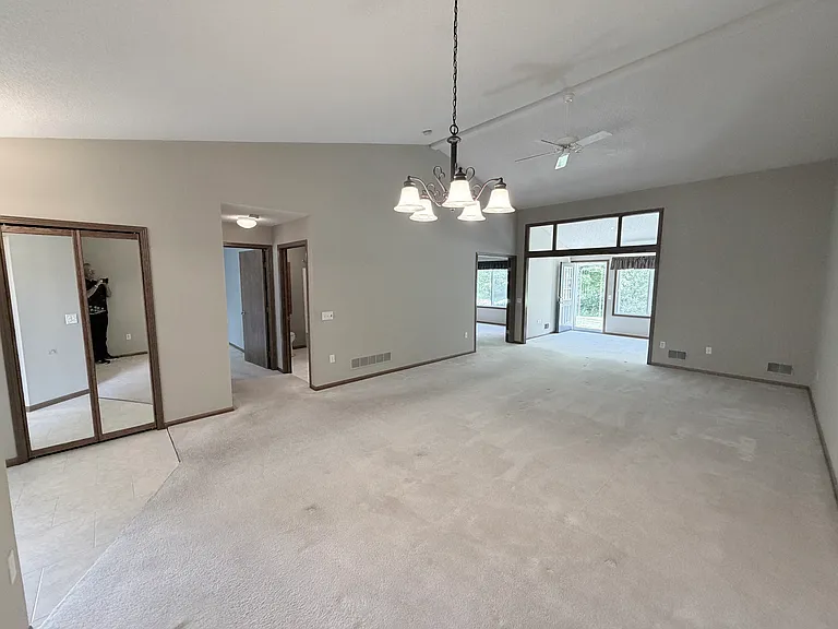 10843 Lexington Dr — Photo 6