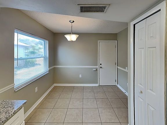 5th image of 2317 Fairway Dr Unit 14