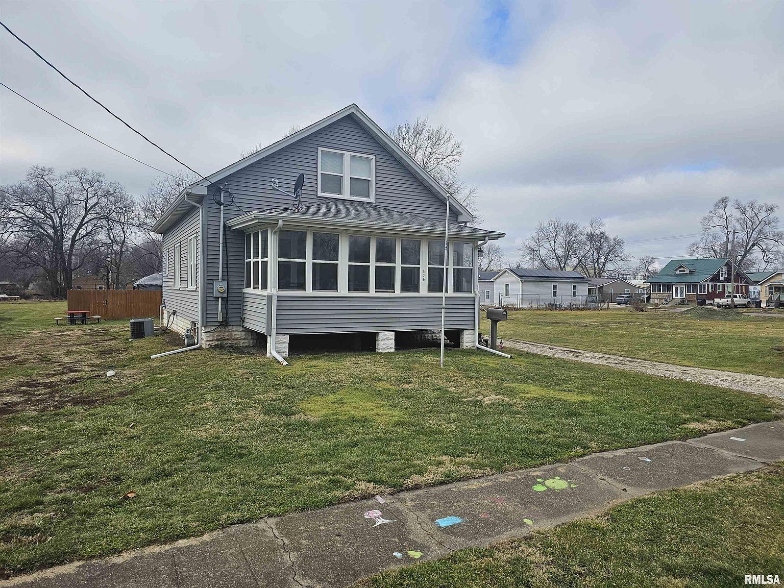 520 Monson St, East Peoria, IL 61611 Zillow