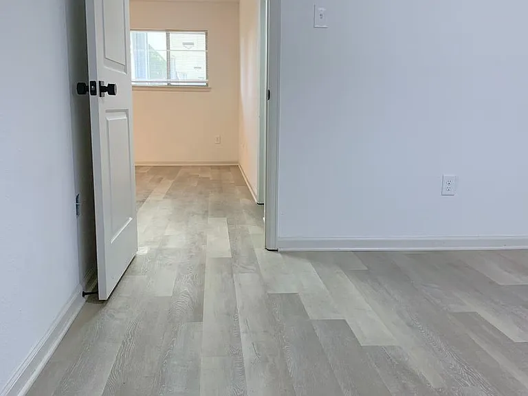 BlueBird Apartments — Photo 32