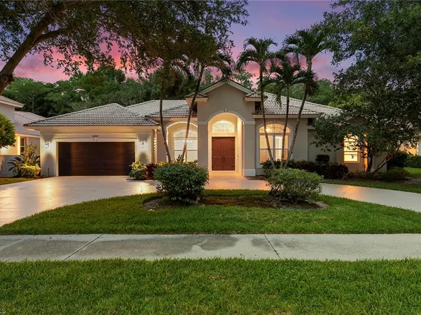 6821 Wellington DR, NAPLES, FL 34109