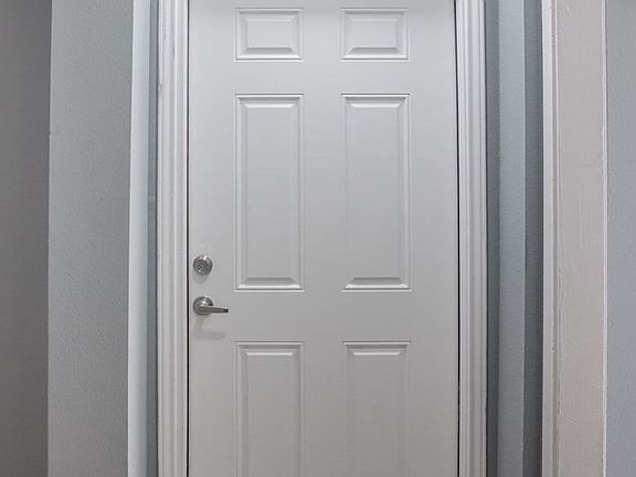 4th image of 805 N Main St Unit 101