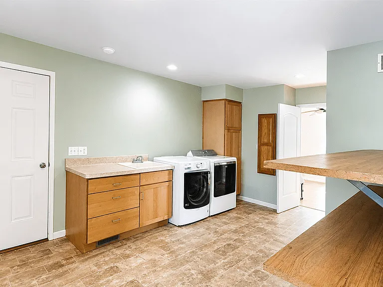 1425 N Sutton Rd — Photo 18