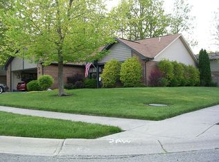 8741 Crenshaw Ln, Dayton, OH 45424