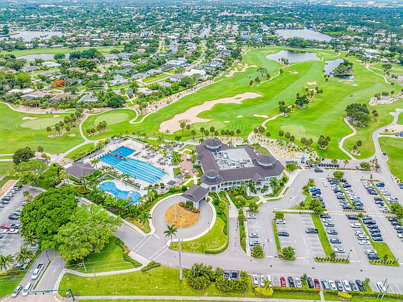 3rd image of 52 Yacht Club Dr APT 105