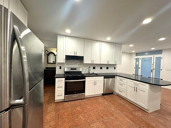 3rd image of 23-11A Broadway #2