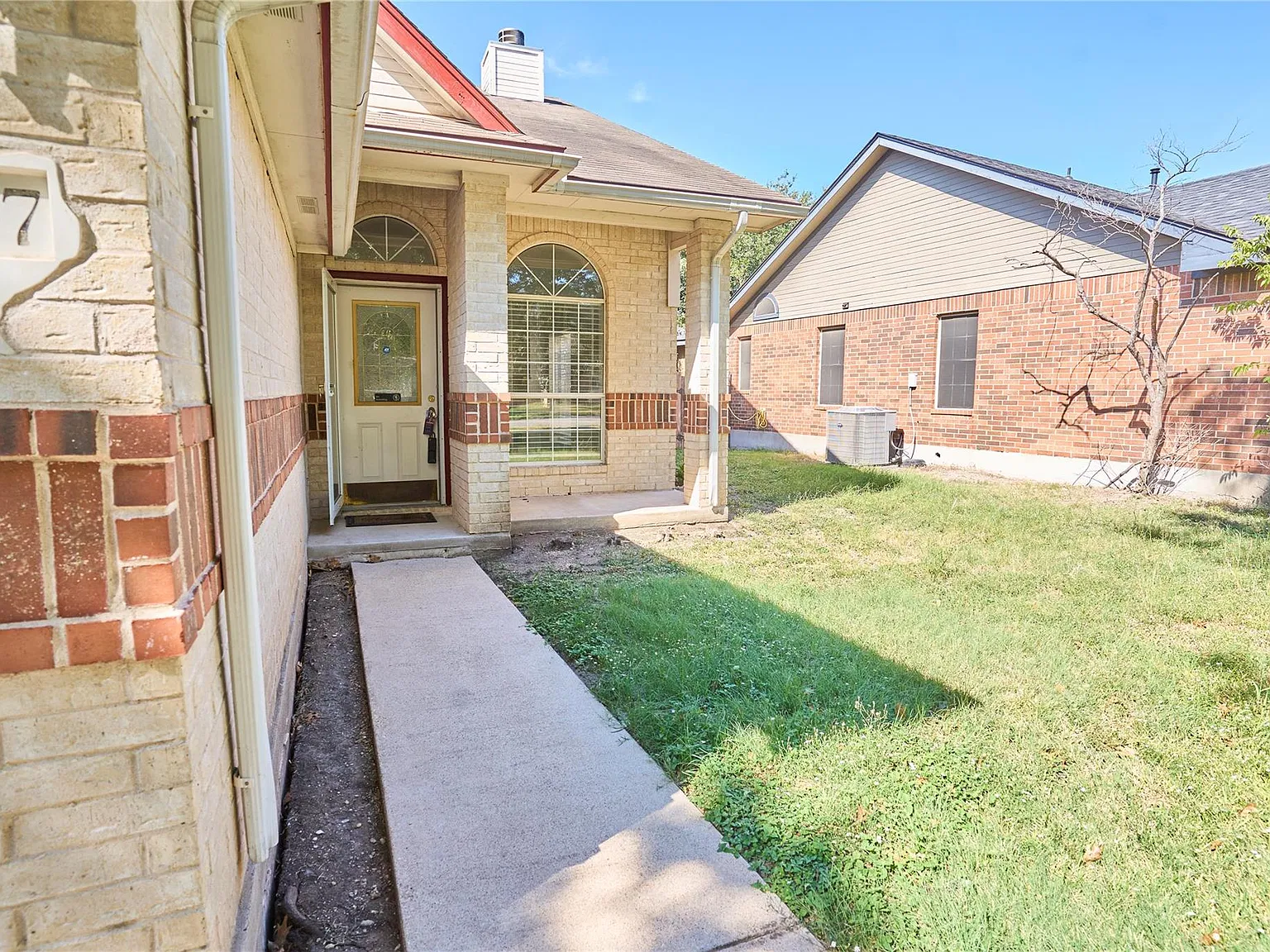 3 bed, 2.0 bath, 1608 sqft, $1,750 — Photo 2