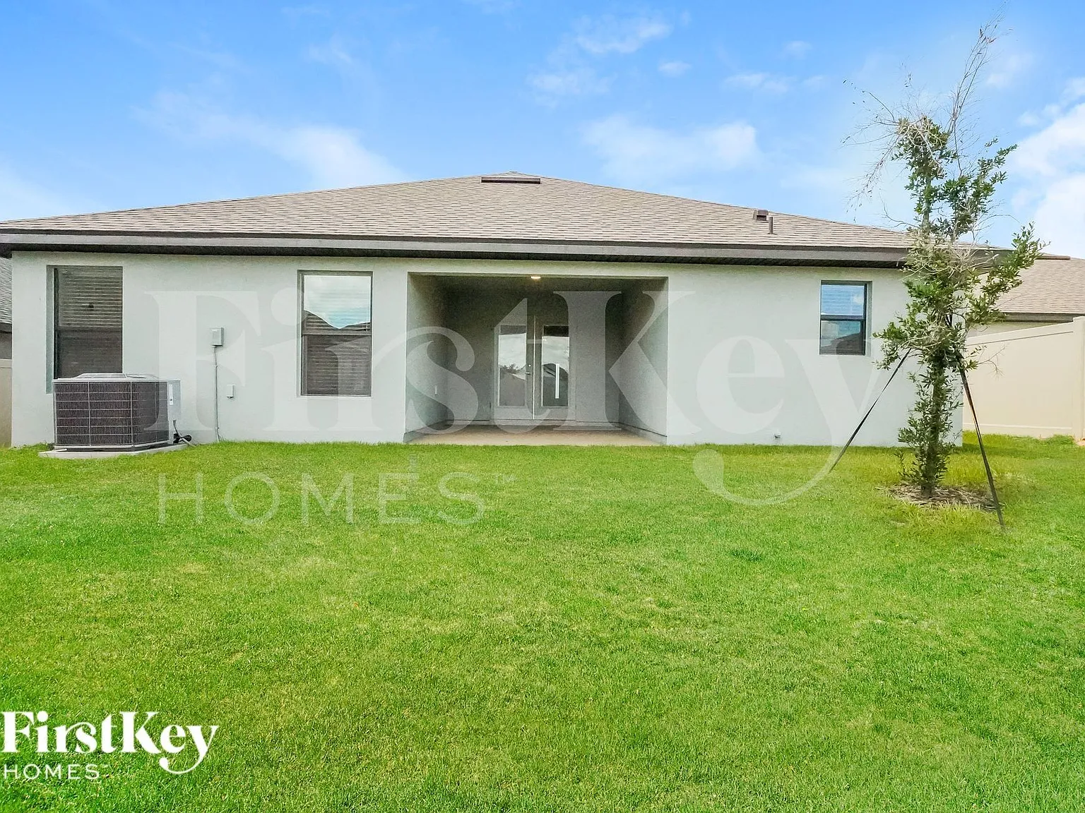 4 bed, 3.0 bath, 2200 sqft, $2,595 — Photo 2
