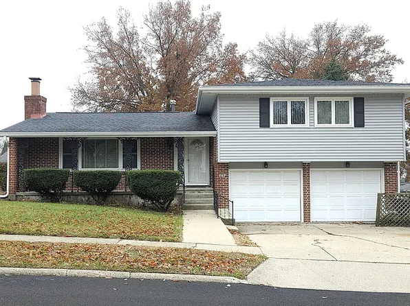 1117 Beech Dr, Dixon, IL 61021