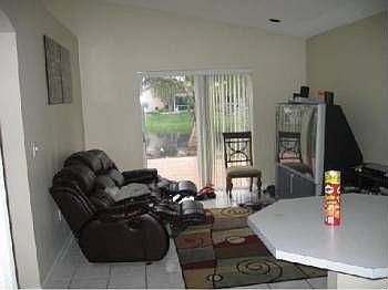 5th image of 495 NW 165th Ave