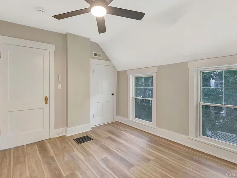 1646 King Ave — Photo 18