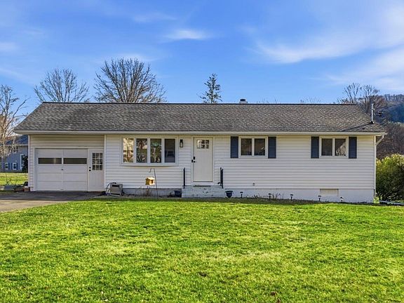 2nd image of 412 Payne Rd