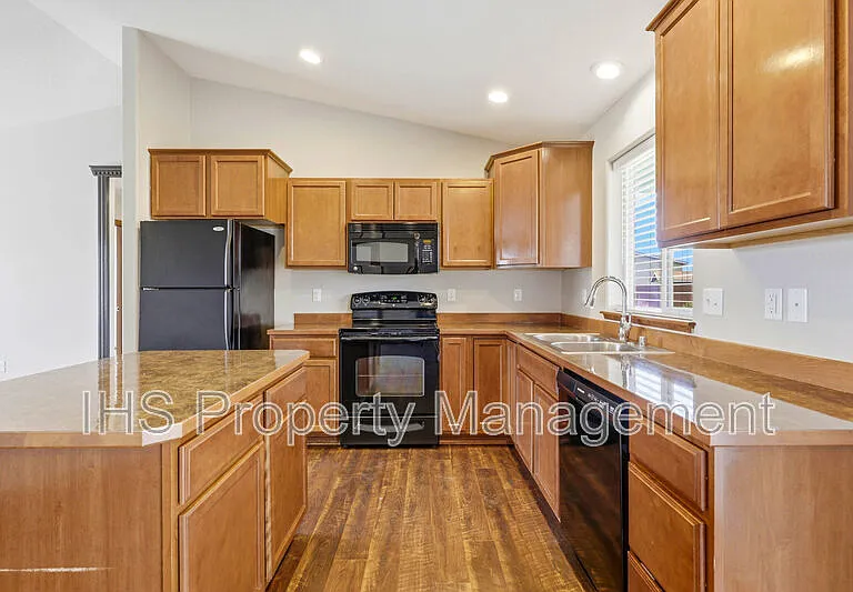 5520 Leon Ct — Photo 10