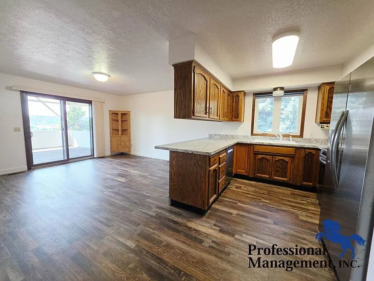 618 Sahara Dr — Photo 4