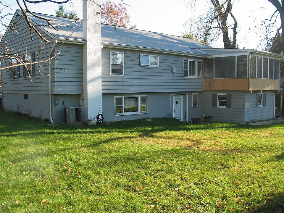 2nd image of 24 Doral Dr