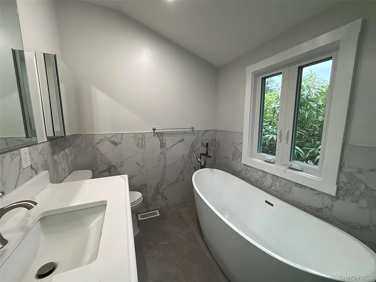 21 Prime Ave #1 — Photo 15