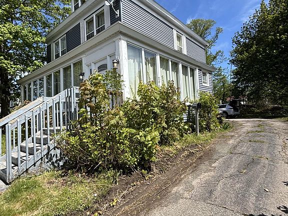 3rd image of 49 King St