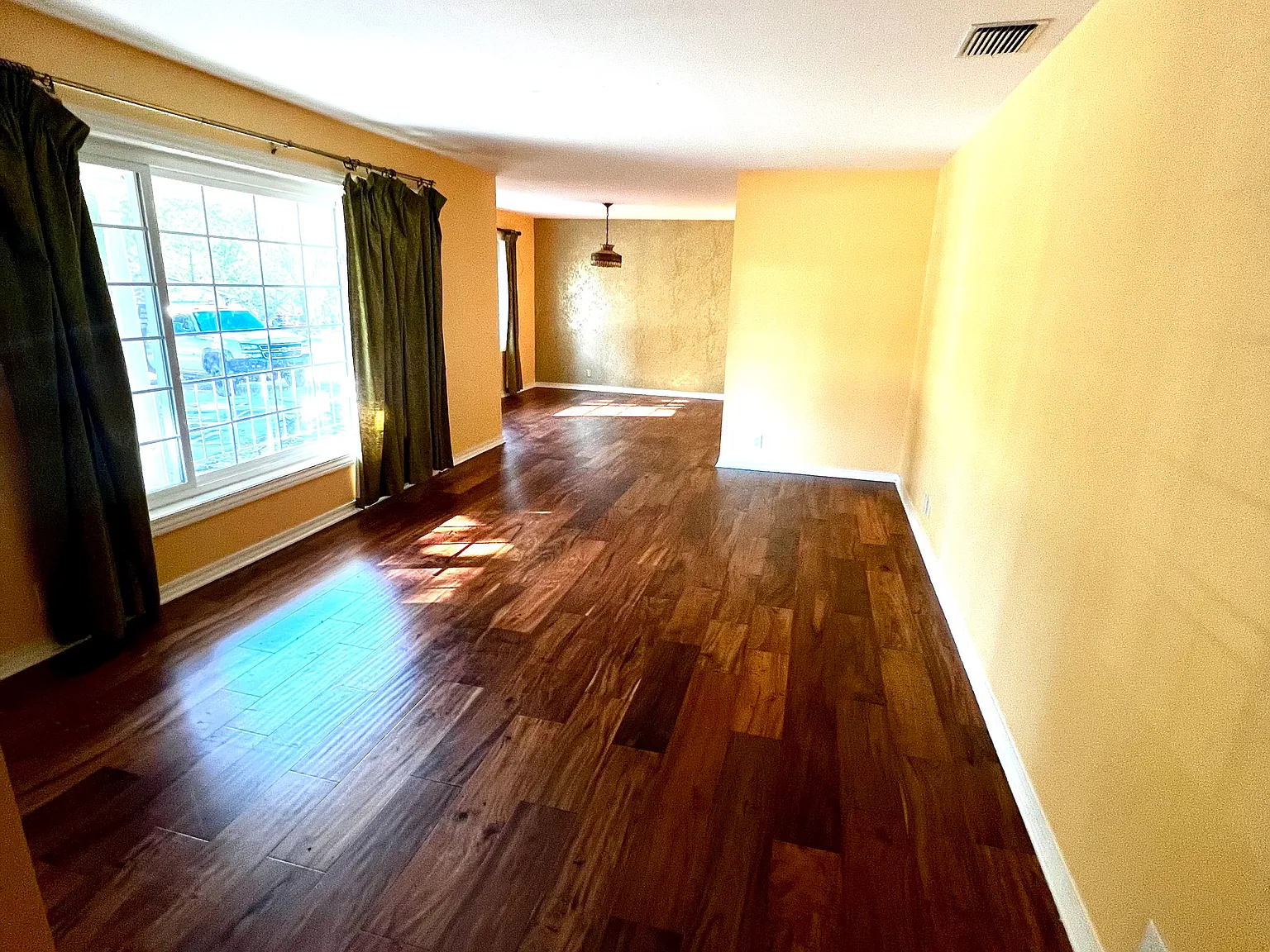 3 bed, 1.5 bath, 1750 sqft, $1,500 — Photo 3