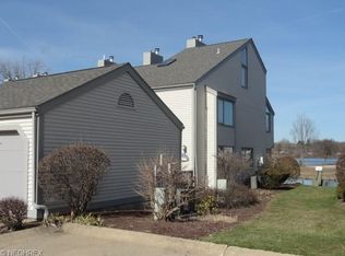 3221 Mariners Island Dr NW #1H, Canton, OH 44708