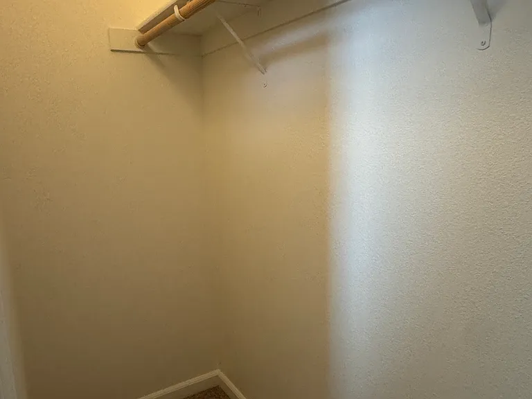 1195 Westbury Dr — Photo 20
