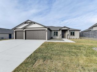 10513 Silverbright Dr, Pasco, WA 99301