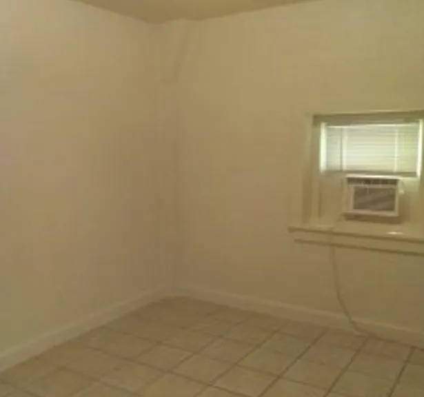 600 Monticello Ct #2 — Photo 4