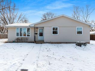 621 W 7th St, Kaukauna, WI 54130