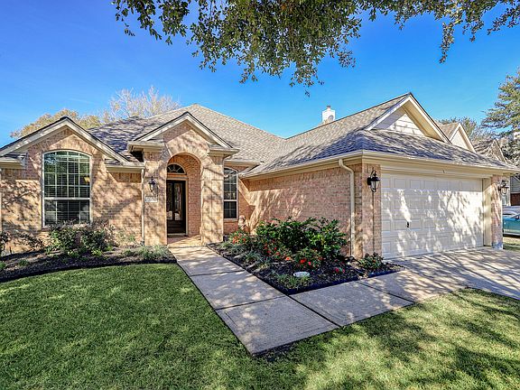 2nd image of 2527 Doral Dr