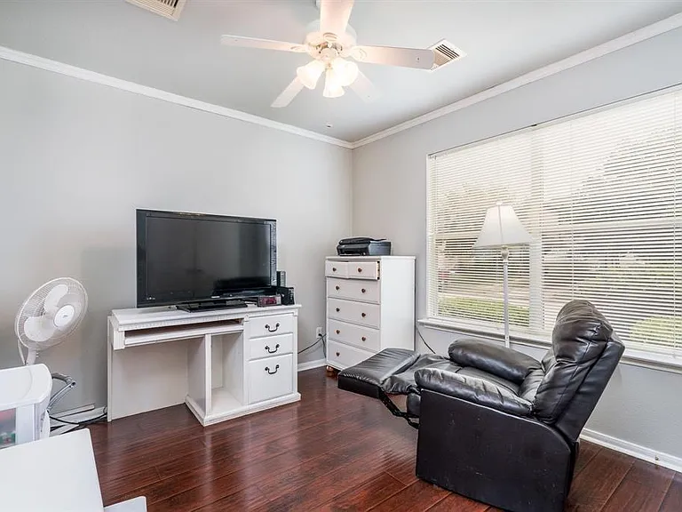19007 Remington Park Dr — Photo 14