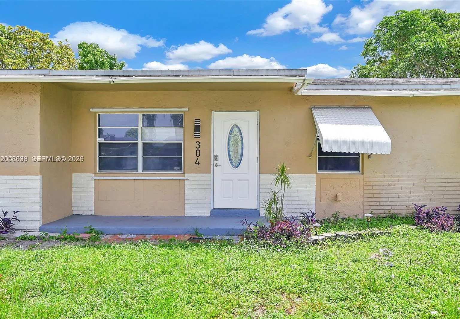 North Lauderdale Village — Photo 1