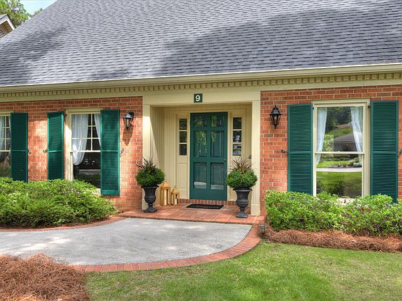 2nd image of 9 Roundhill Ct
