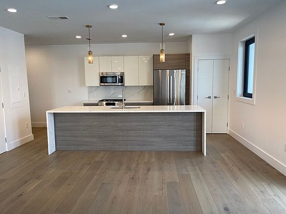 4th image of 30 Penniman Rd #405