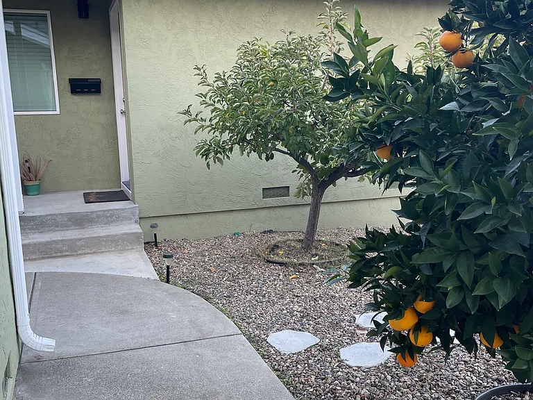 1522 Merritt Ln #A — Photo 2