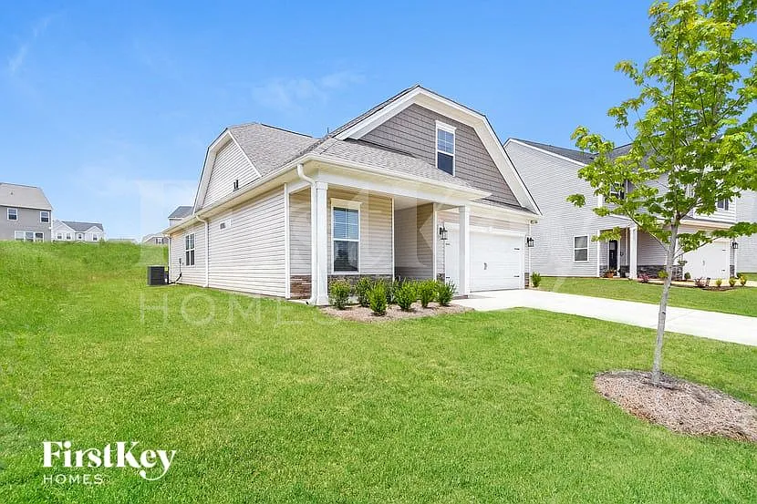 Building Photo - 808 Birchcrest Way